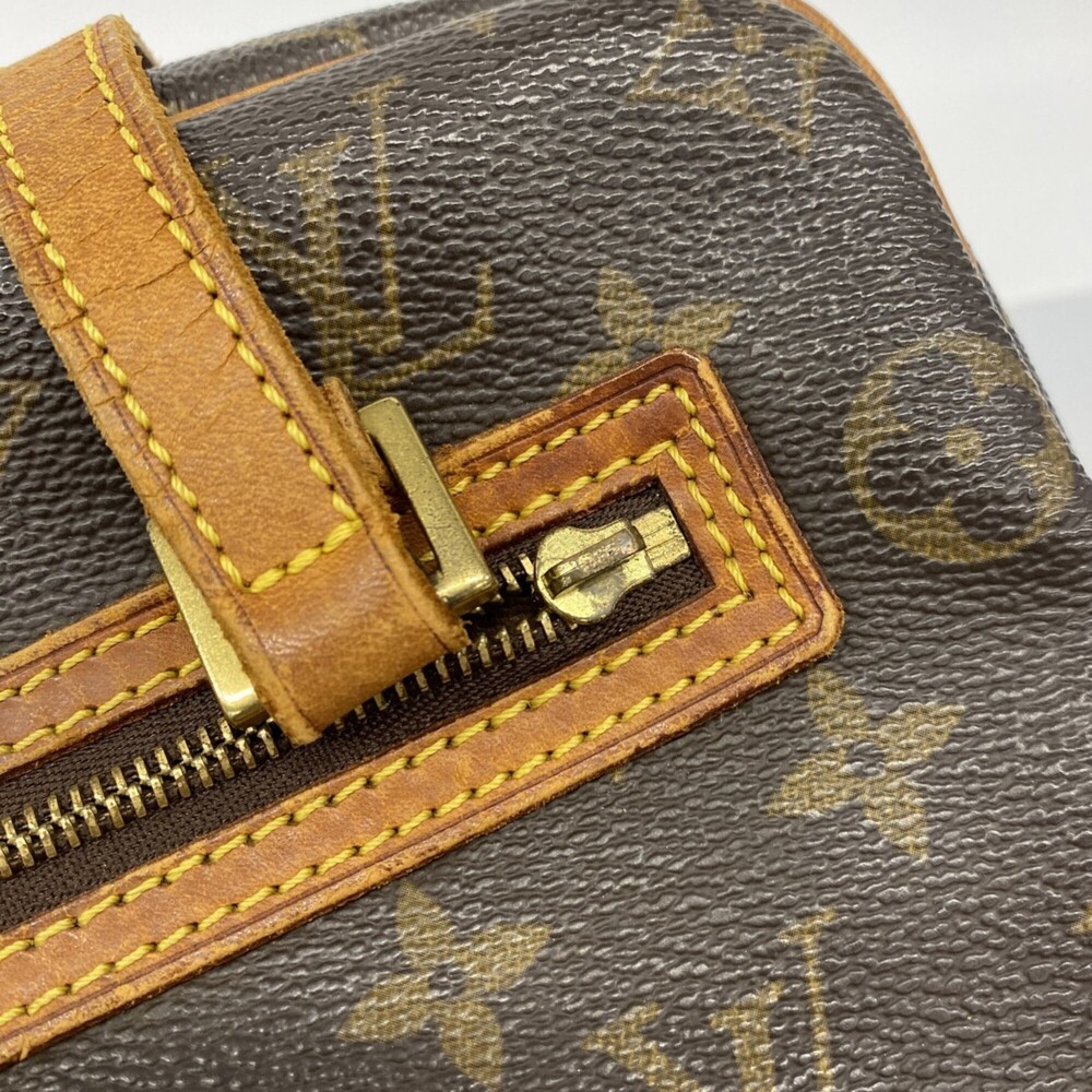 LOUIS VUITTON Brown Monogram Shoulder Bag - Picture 6 of 14